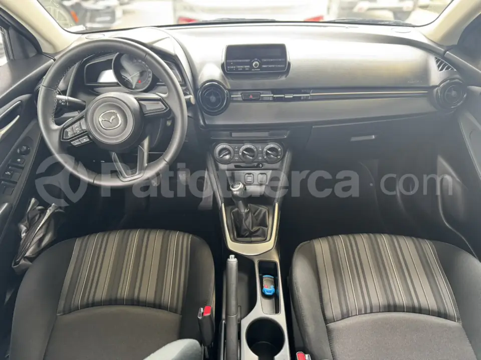 Foto 8 de Mazda 2