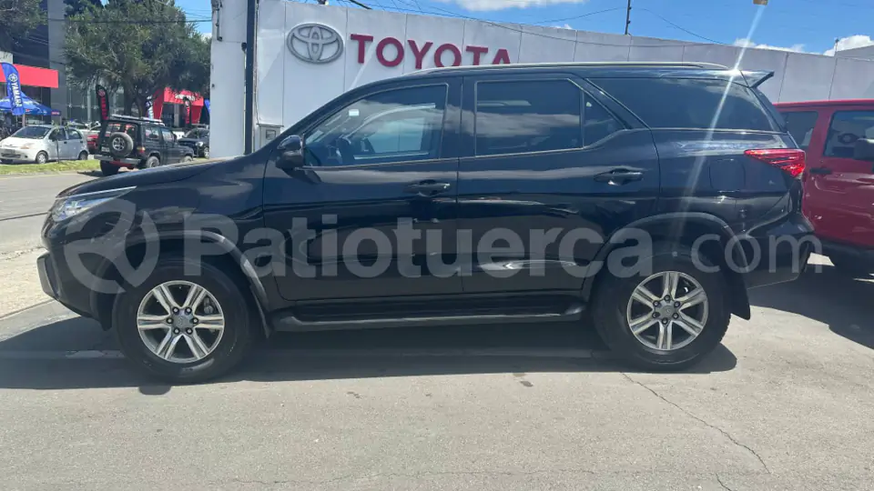 Foto 6 de Toyota New Fortuner