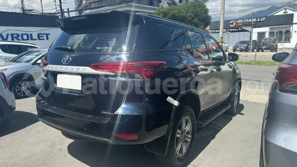 Foto 12 de Toyota New Fortuner