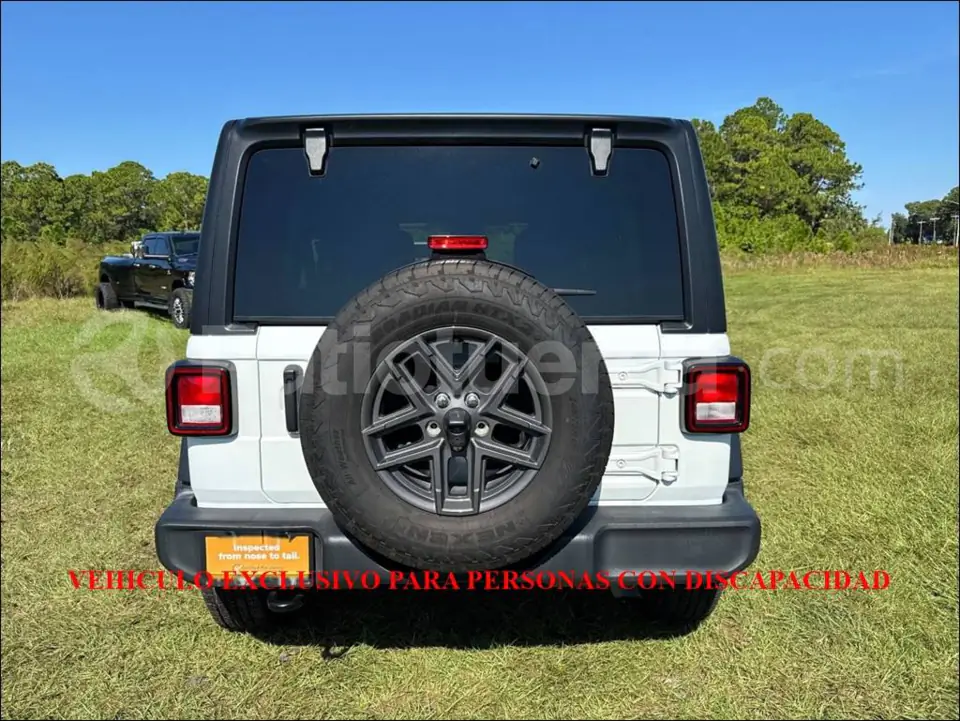 Foto 3 de Jeep Wrangler Unlimited Sport