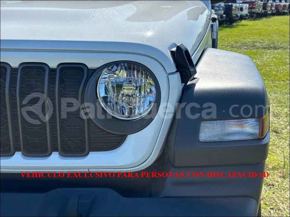 Foto 8 de Jeep Wrangler Unlimited Sport