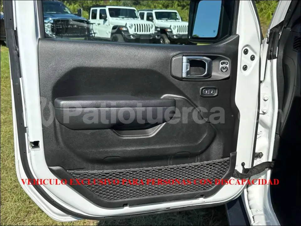 Foto 16 de Jeep Wrangler Unlimited Sport