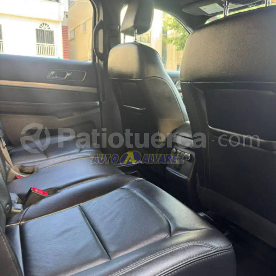 Foto 8 de Ford Explorer XLT