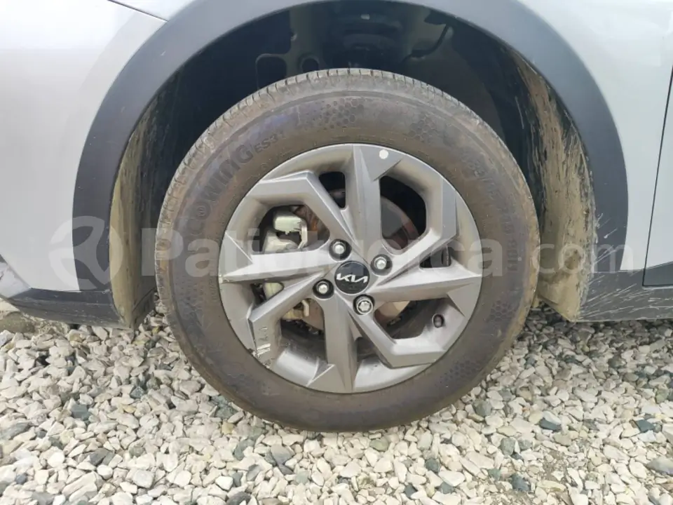 Foto 14 de Kia K3 EX