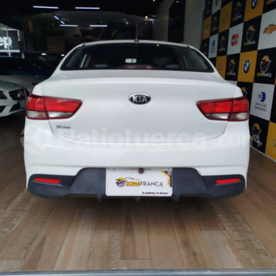 Foto 12 de Kia RIO EX