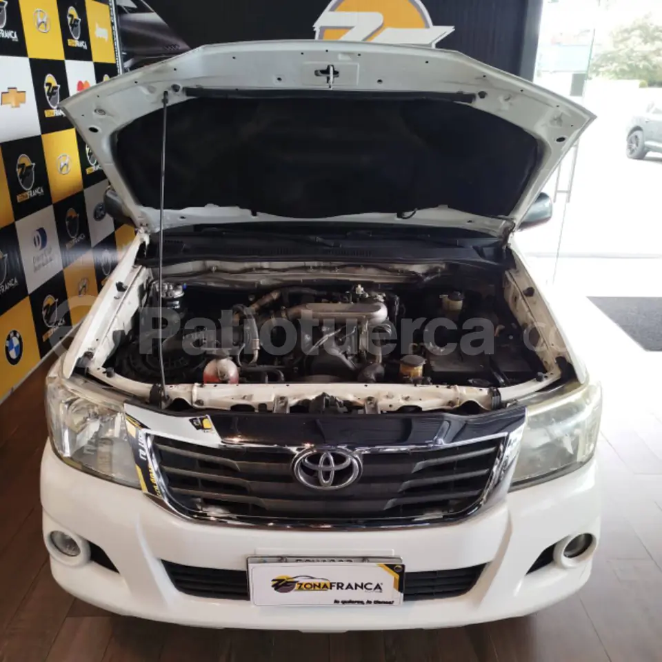 Foto 3 de Toyota Hilux CD 4x2 Diesel