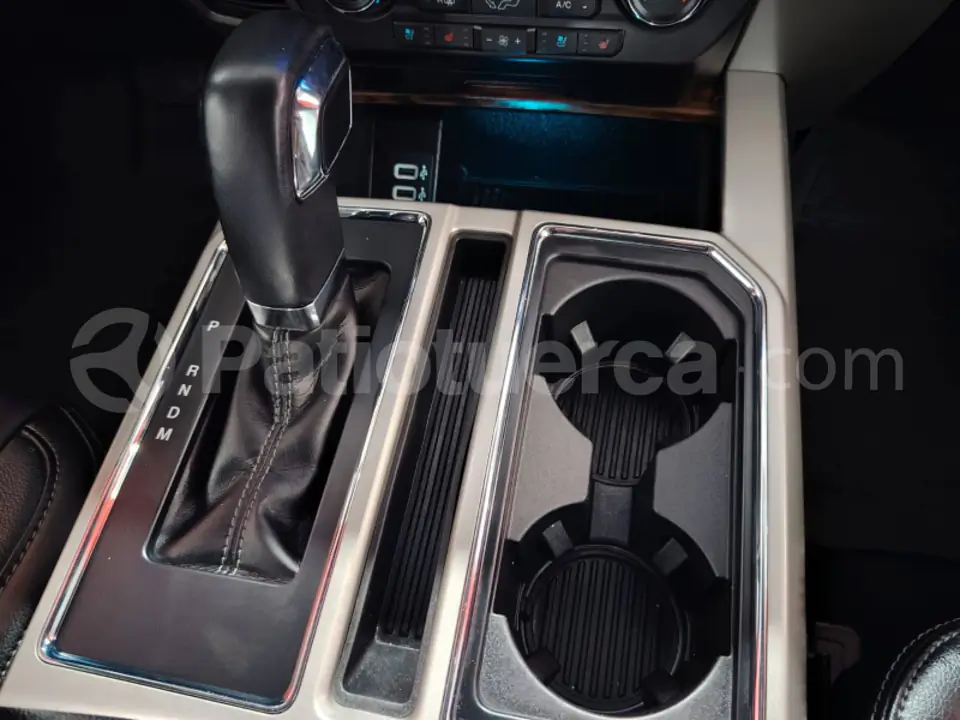 Foto 20 de Ford F150 XLT Lariat