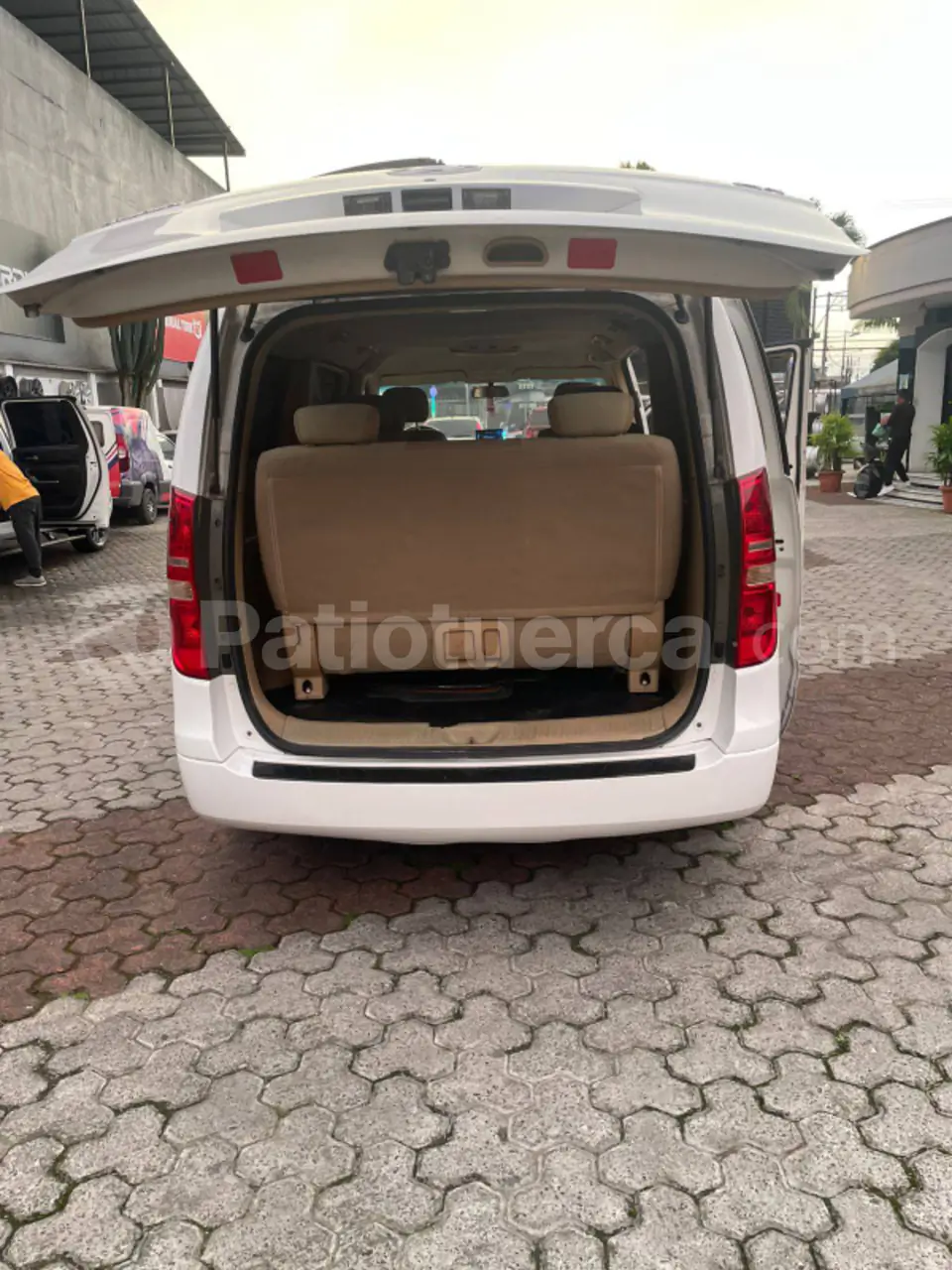 Foto 13 de Hyundai H1 12 pasajeros