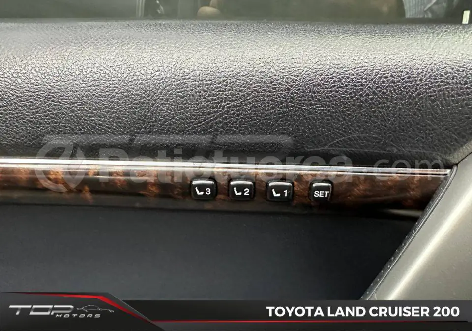 Foto 23 de Toyota Land crusier L200