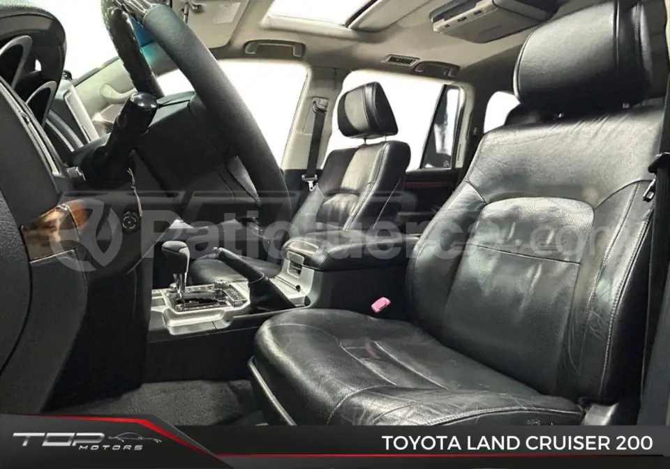 Foto 8 de Toyota Land Cruiser 200