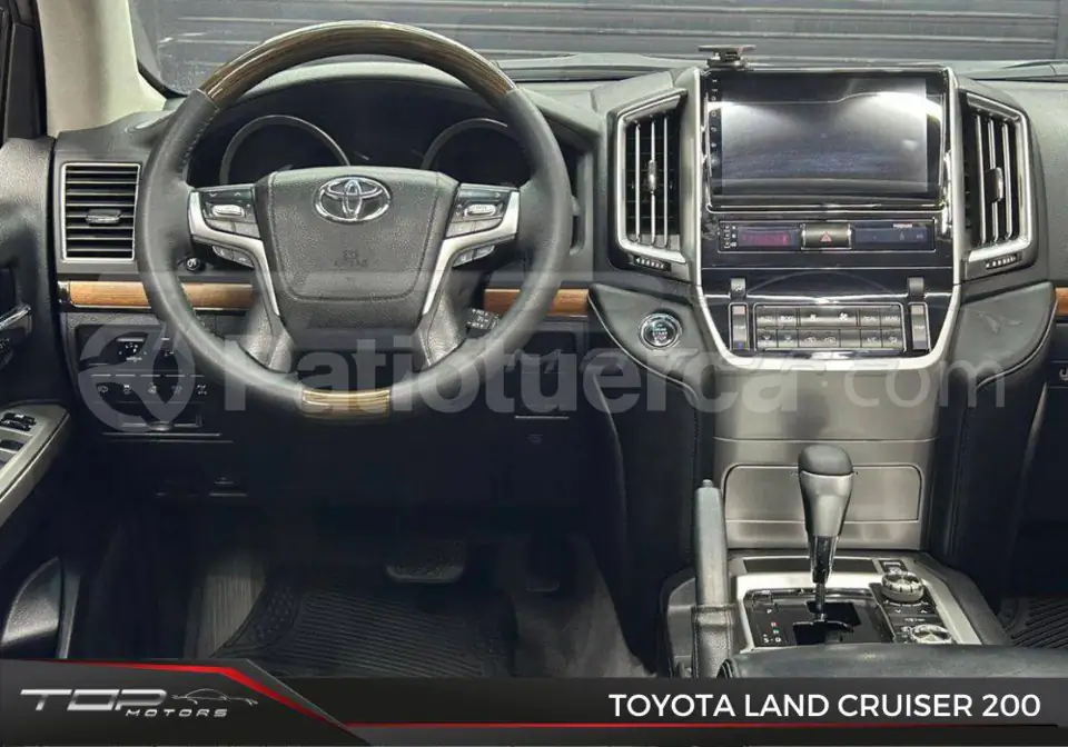 Foto 9 de Toyota Land Cruiser 200