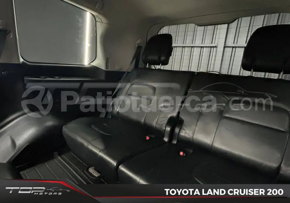 Foto 14 de Toyota Land Cruiser 200