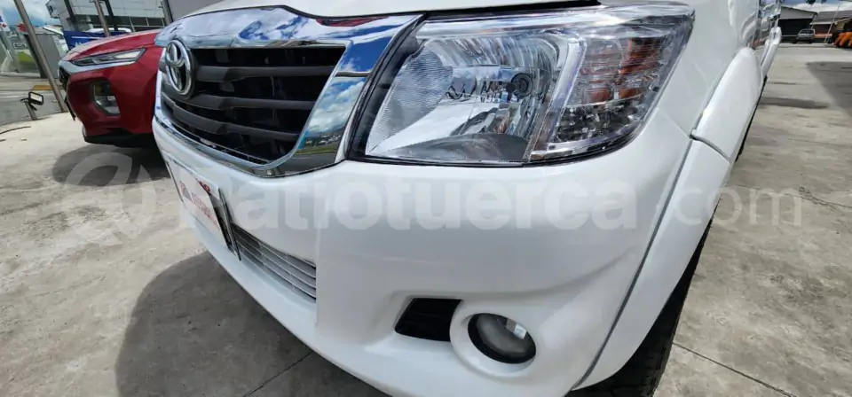 Foto 4 de Toyota TOYOTA	NEW HILUX SR 2.7 CD 4X4
