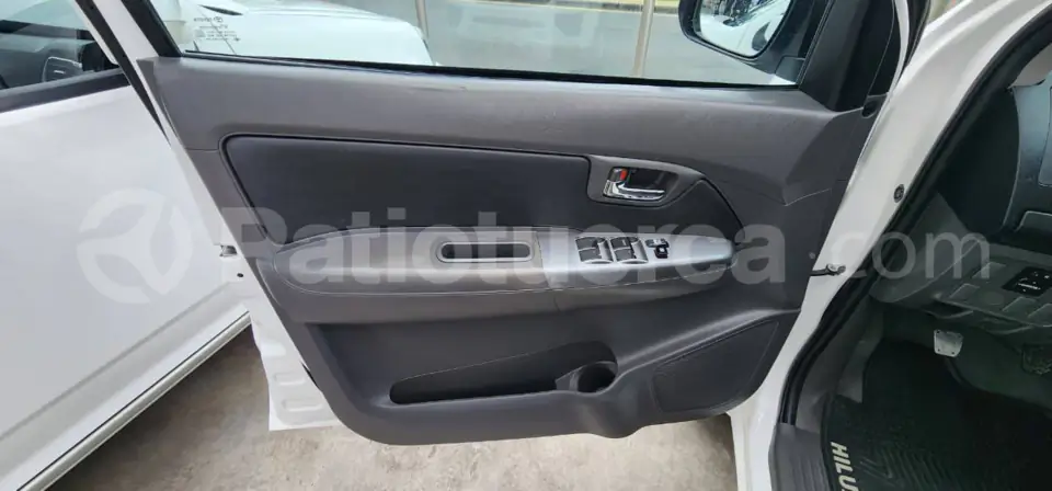 Foto 10 de Toyota TOYOTA	NEW HILUX SR 2.7 CD 4X4