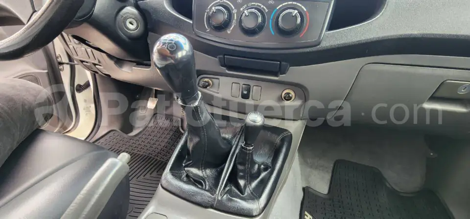 Foto 12 de Toyota TOYOTA	NEW HILUX SR 2.7 CD 4X4