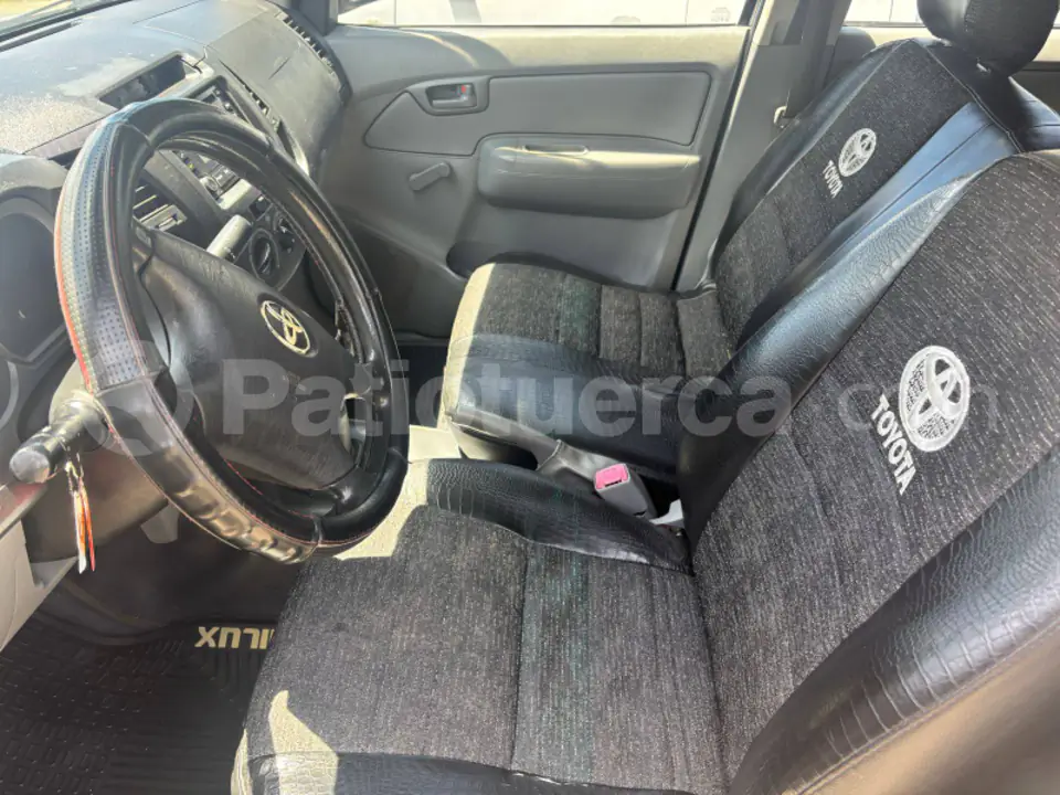 Foto 5 de Toyota ETT HILUX