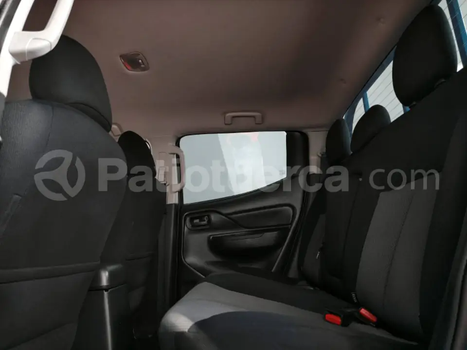 Foto 12 de Mitsubishi L200 GLX