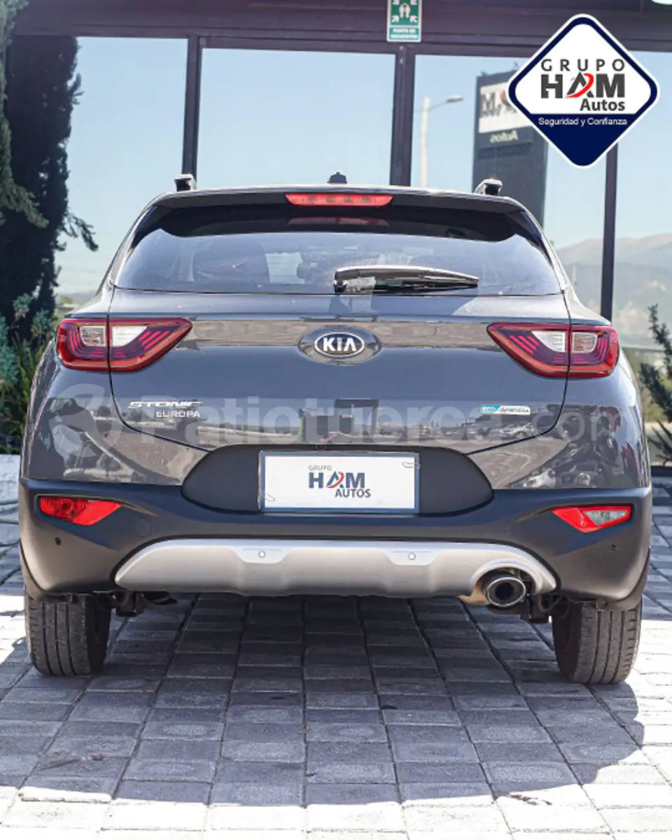 Foto 3 de Kia Stonic LX