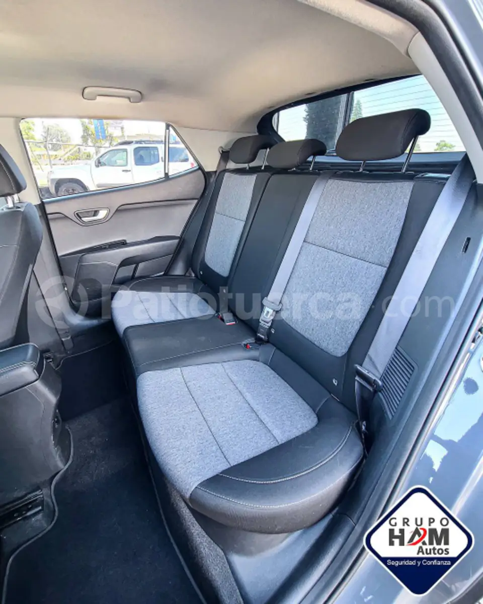 Foto 7 de Kia Stonic LX