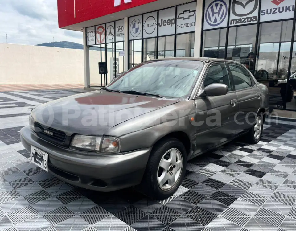 Foto 2 de Chevrolet Esteem