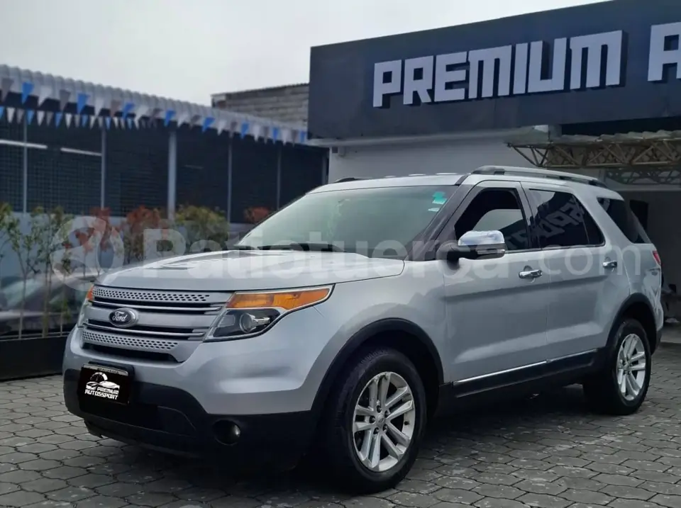 Foto 1 de Ford Explorer XLT