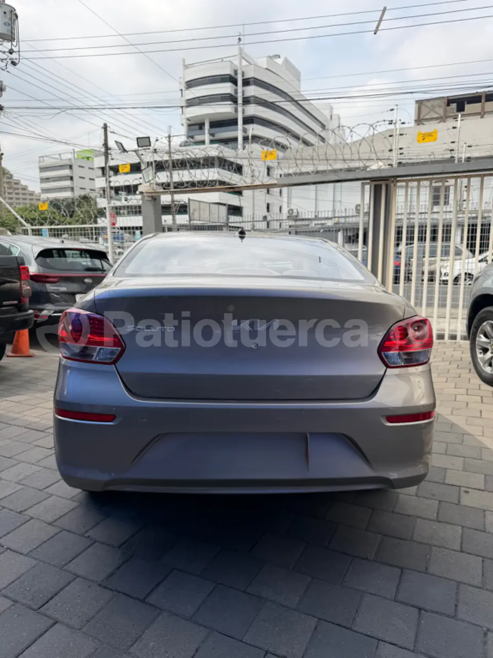 Foto 19 de Kia Soluto LX