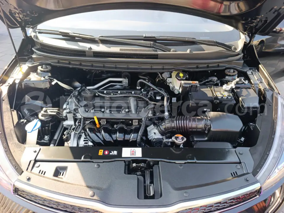 Foto 10 de Kia Soluto LX