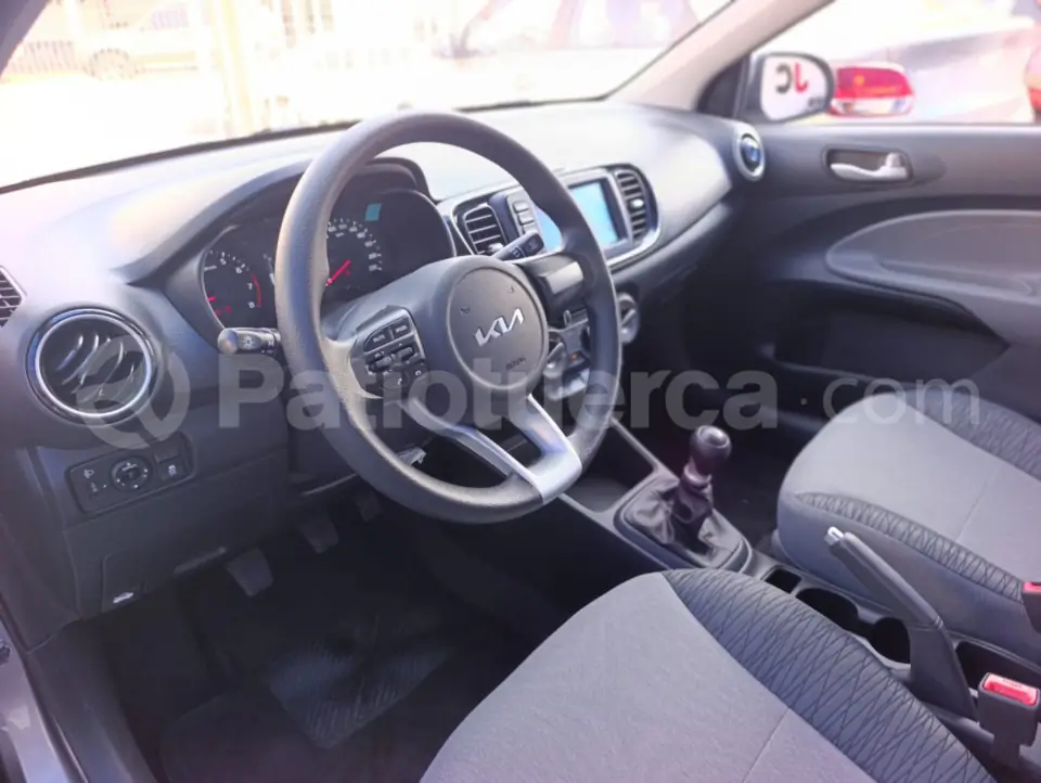 Foto 12 de Kia Soluto LX