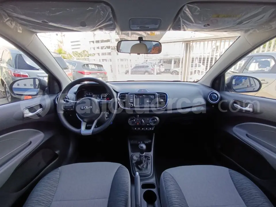 Foto 16 de Kia Soluto LX