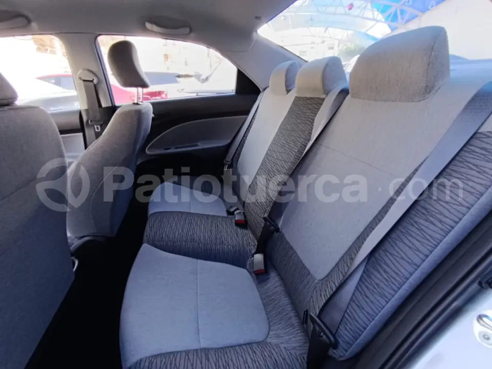 Foto 17 de Kia Soluto LX