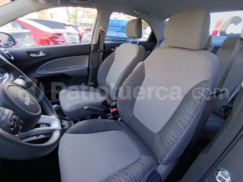 Foto 18 de Kia Soluto LX