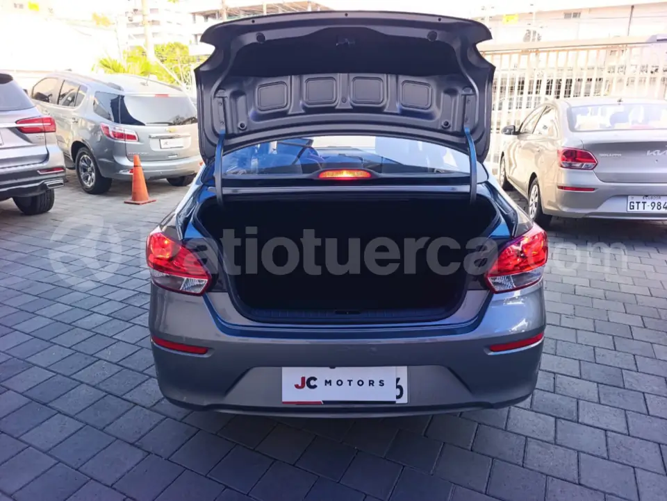 Foto 23 de Kia Soluto LX