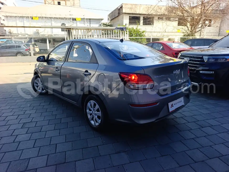 Foto 28 de Kia Soluto LX