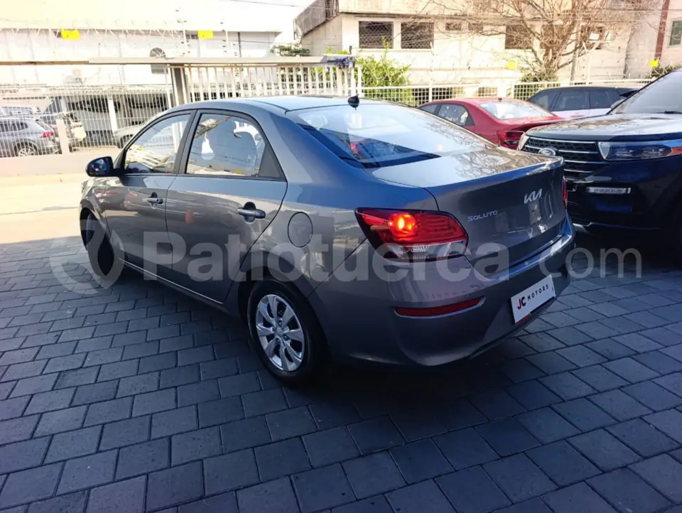 Foto 29 de Kia Soluto LX