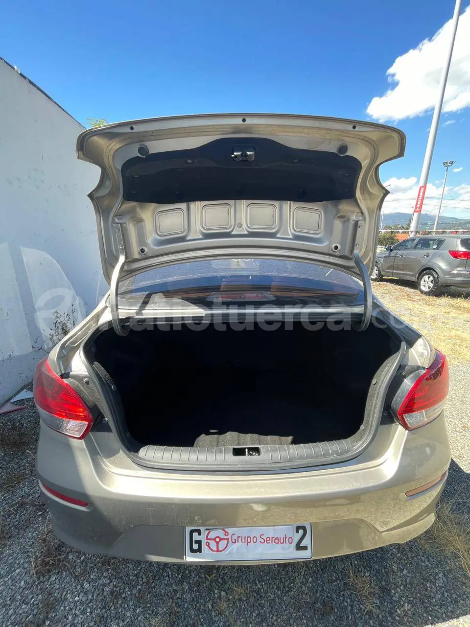 Foto 5 de Kia Soluto LX