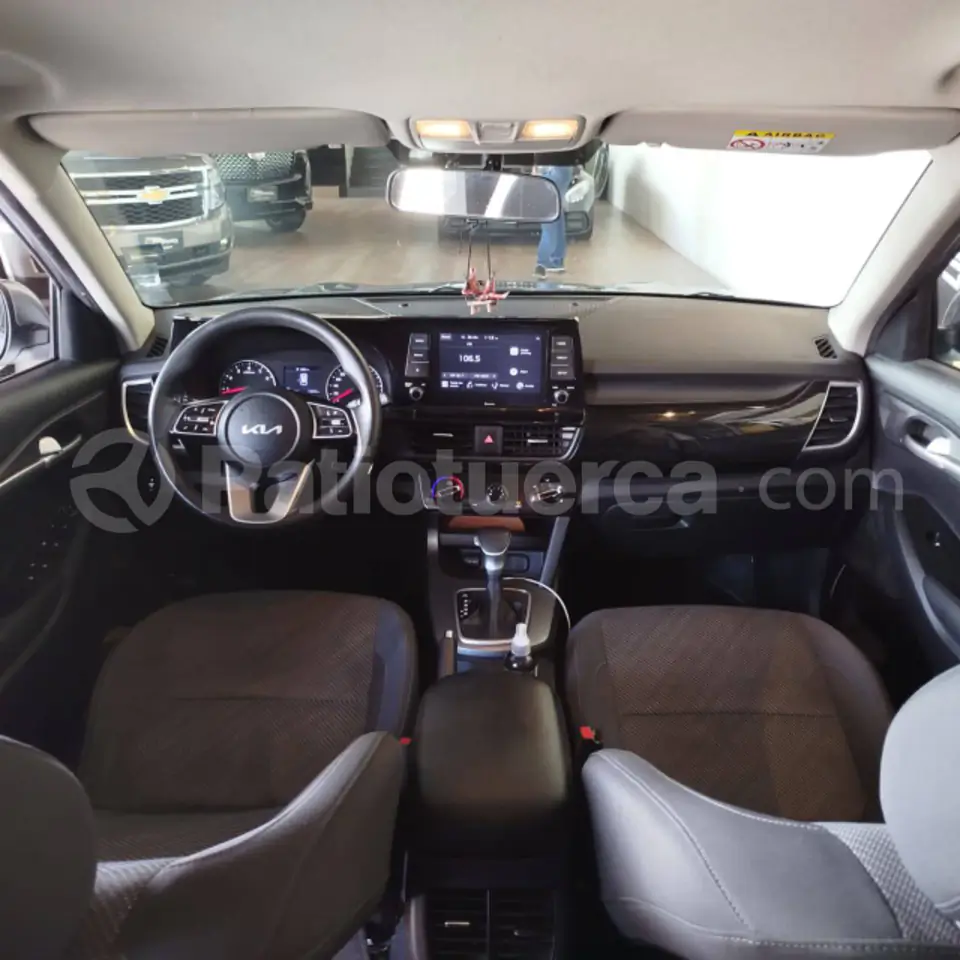 Foto 3 de Kia Seltos EX