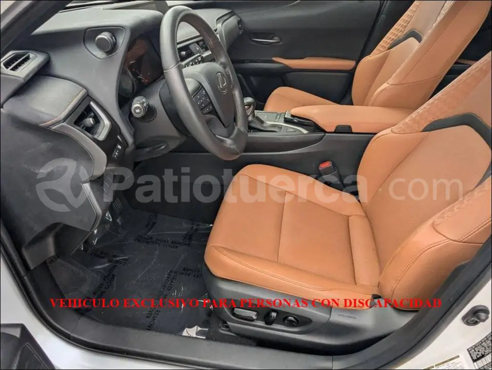Foto 15 de Lexus UX 200