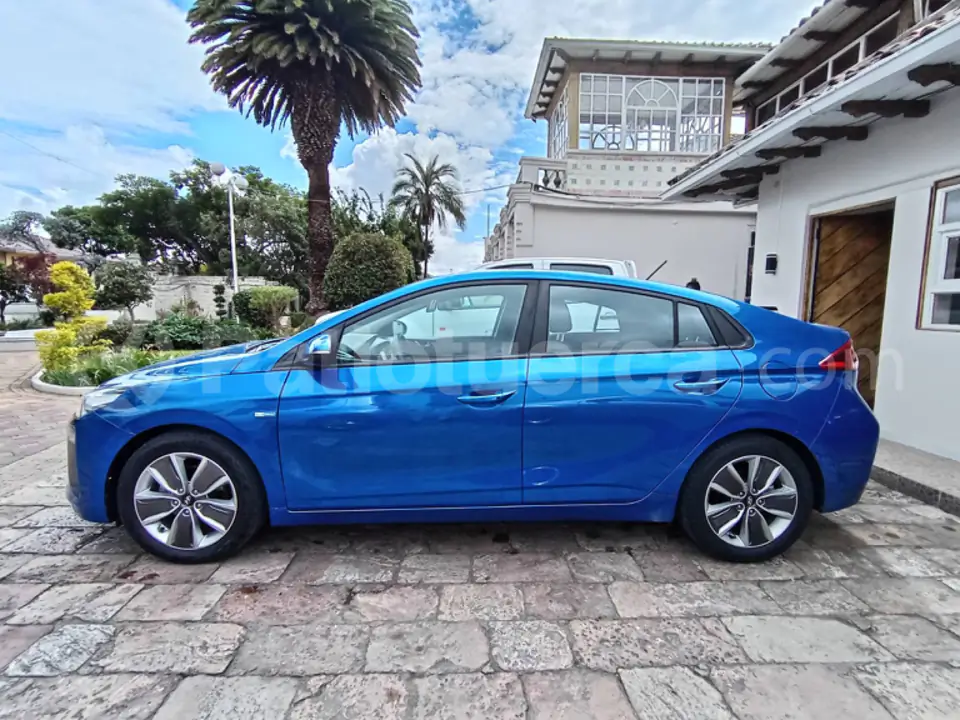 Foto 5 de Hyundai Ioniq Hybrid