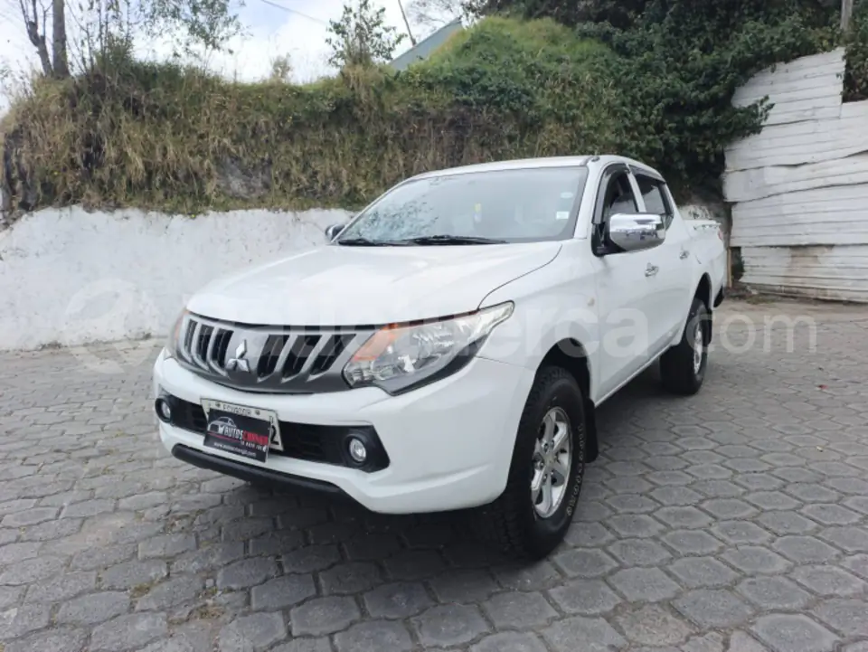 Foto 2 de Mitsubishi L200 GLX