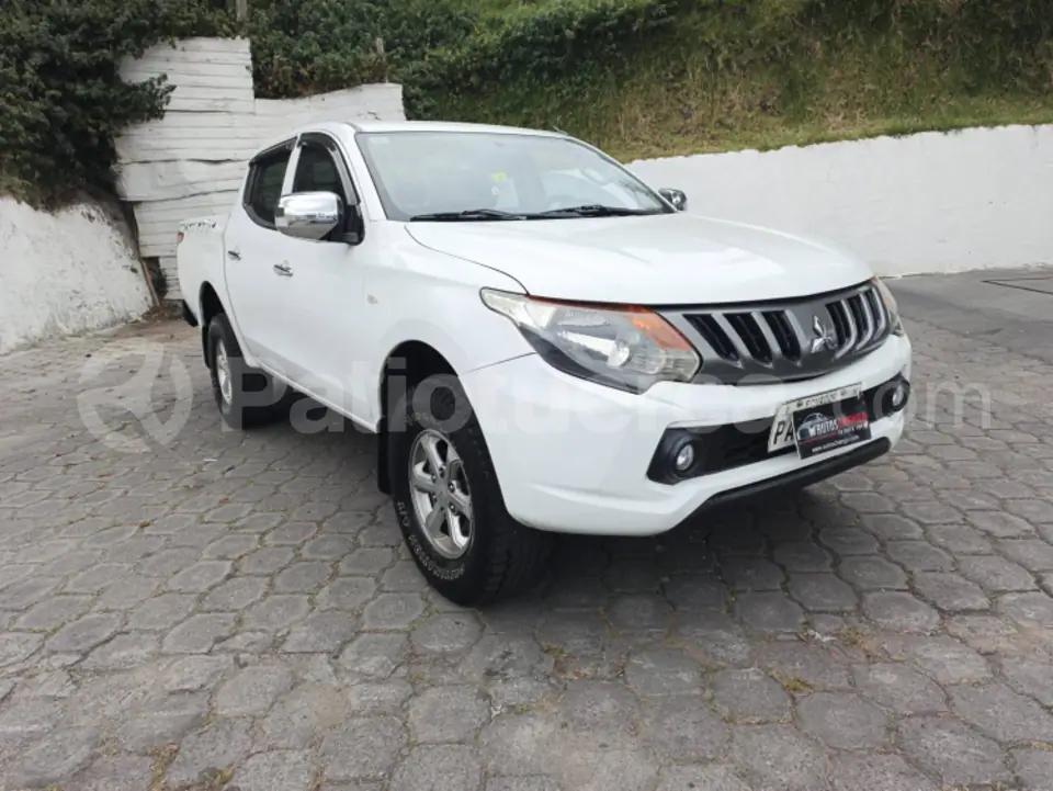 Foto 3 de Mitsubishi L200 GLX