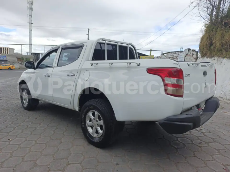 Foto 5 de Mitsubishi L200 GLX