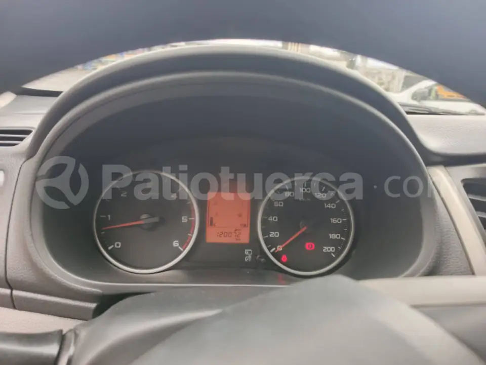 Foto 9 de Mitsubishi L200 GLX