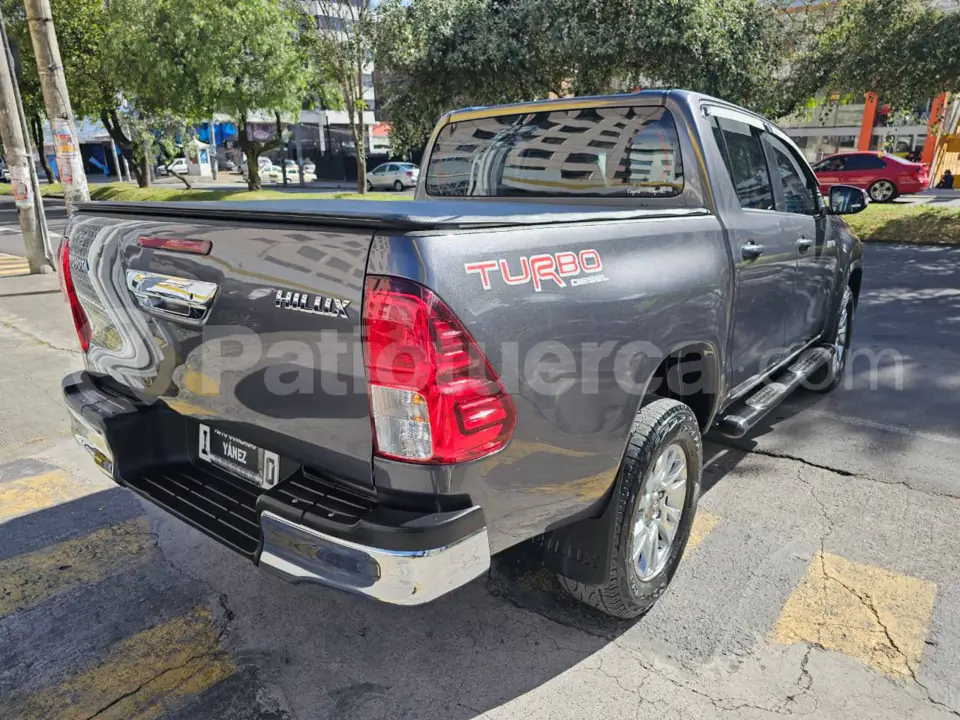 Foto 6 de Toyota Hilux CD 4x4 Diesel