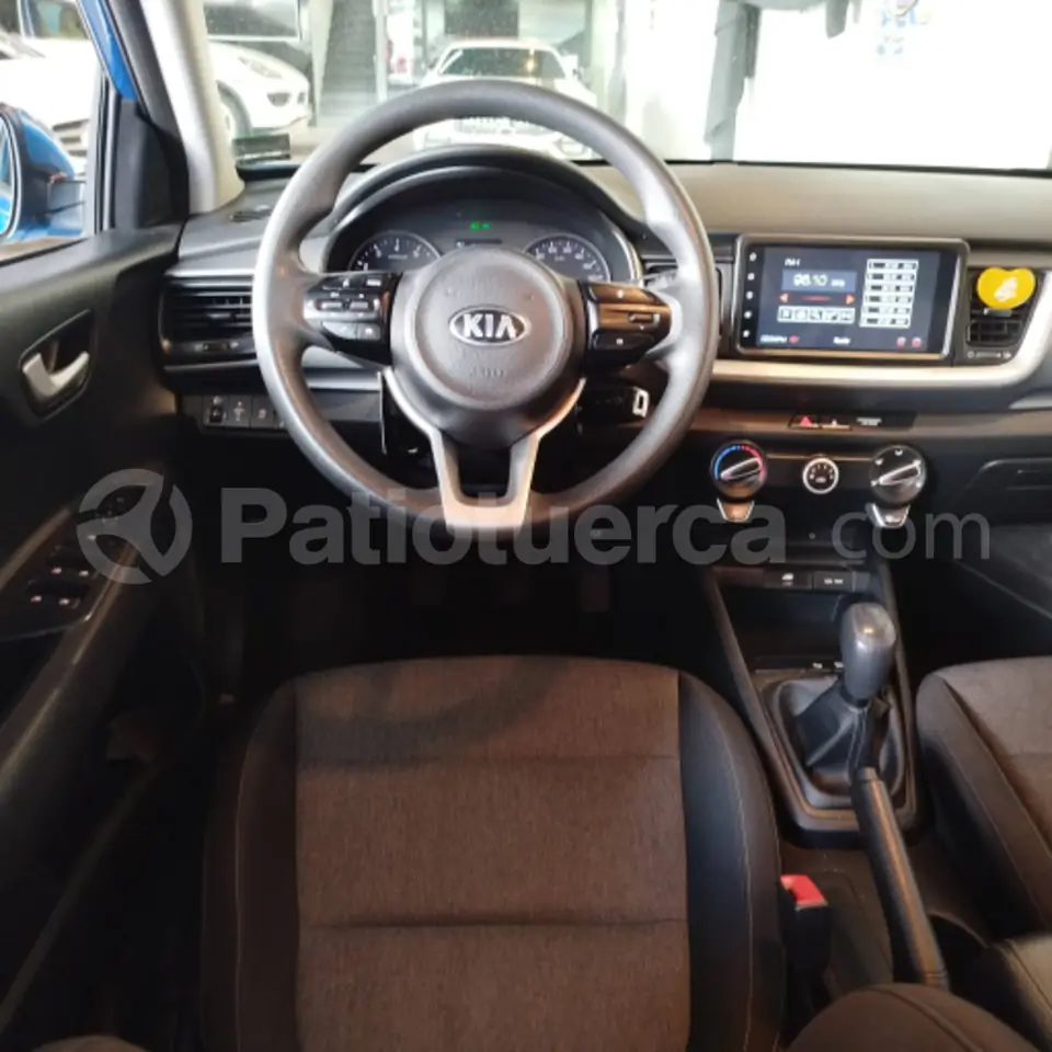 Foto 6 de Kia Stonic LX