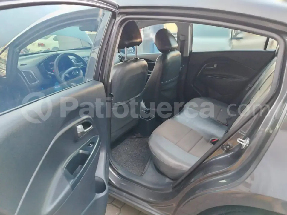 Foto 16 de Kia Rio R