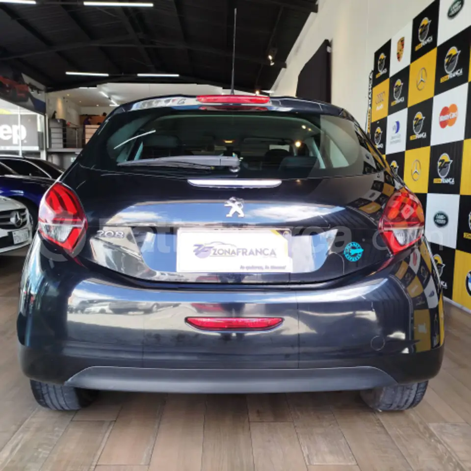 Foto 12 de Peugeot 208