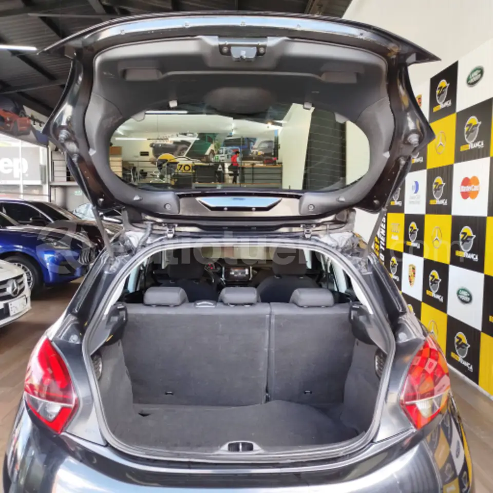 Foto 13 de Peugeot 208