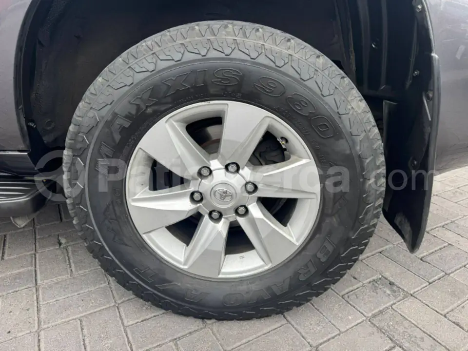 Foto 9 de Toyota Land Cruiser Prado