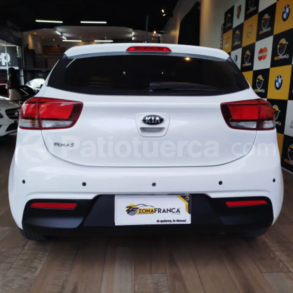 Foto 13 de Kia RIO 5