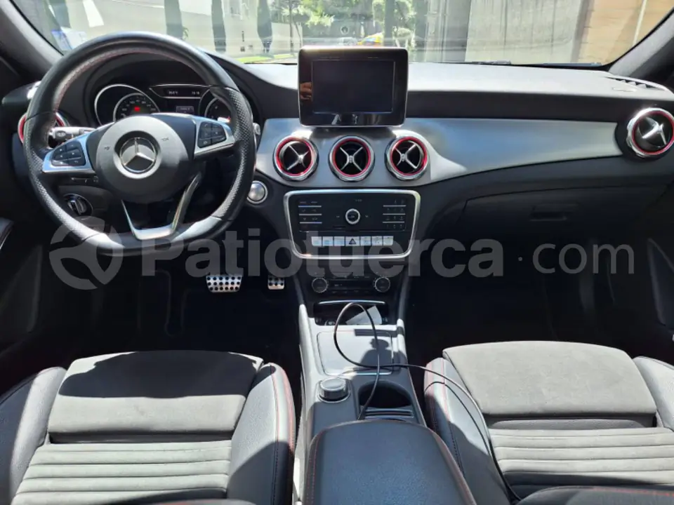 Foto 7 de Mercedes Benz GLA 250 4 MATIC